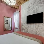 Toscanella Royal * Florence